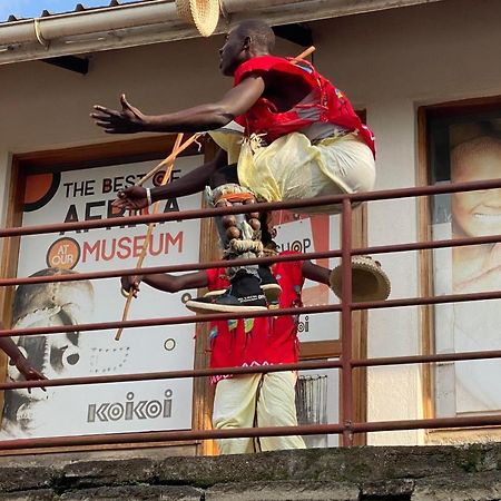 Koi Koi, Fort Portal Kasusu Exterior foto