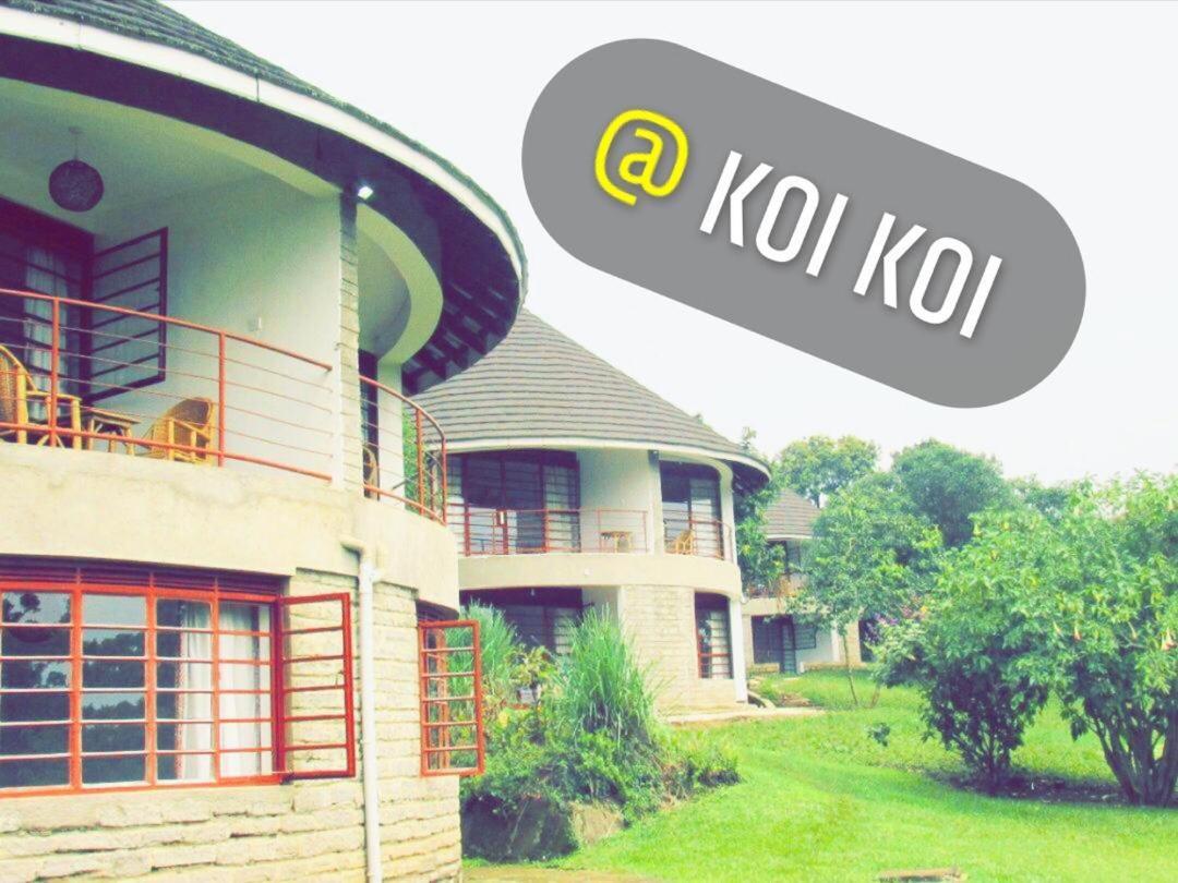 Koi Koi, Fort Portal Kasusu Exterior foto